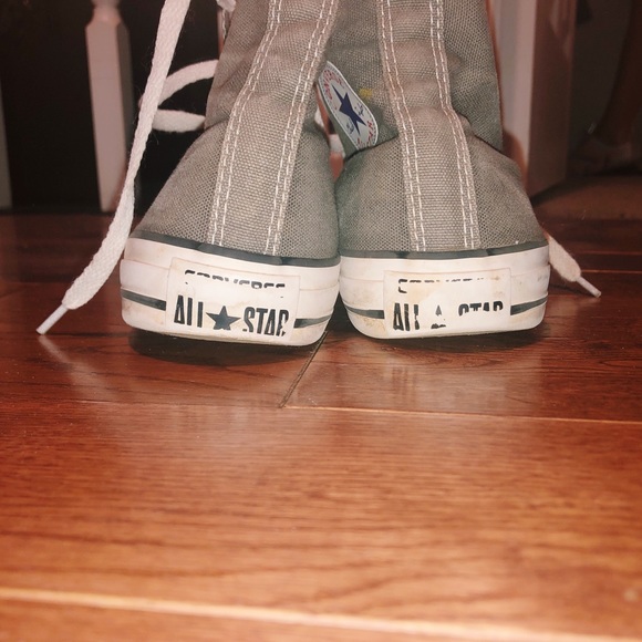 grey converse - Picture 2 of 4